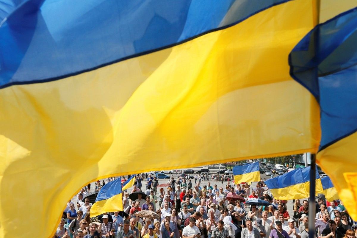 Українці мають жити в Україні Українці мають жити в Україні