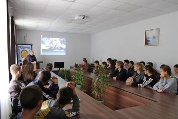 “Стоп булінг: як протистояти тим, хто намагається вас принизити?” Про це сьогодні розповідала дітям поліція Кам’янського “Стоп булінг: як протистояти тим, хто намагається вас принизити?” Про це сьогодні розповідала дітям поліція Кам’янського