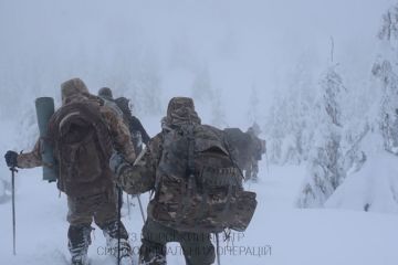 БОЙОВІ ПЛАВЦІ ПРОВЕЛИ НАВЧАННЯ З ГІРСЬКОЇ ПІДГОТОВКИ УЗИМКУ БОЙОВІ ПЛАВЦІ ПРОВЕЛИ НАВЧАННЯ З ГІРСЬКОЇ ПІДГОТОВКИ УЗИМКУ