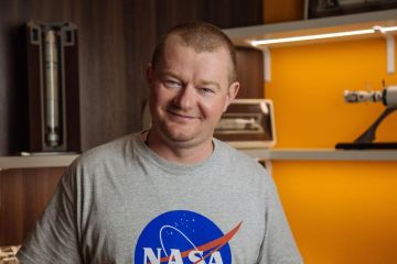 Связи с русскими: почему украинец Макс Поляков потерял свой аэрокосмический бизнес в США Связи с русскими: почему украинец Макс Поляков потерял свой аэрокосмический бизнес в США