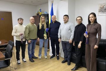 Студенти-чемпіонки обговорюють розвиток спортивного руху з очільником університету Дмитром Серебрянським Студенти-чемпіонки обговорюють розвиток спортивного руху з очільником університету Дмитром Серебрянським
