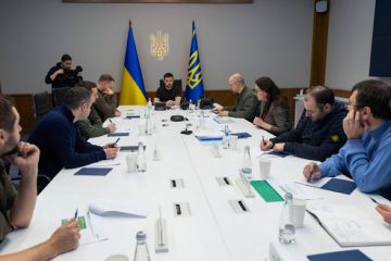 Президент провел совещание по послевоенному восстановлению страны Президент провел совещание по послевоенному восстановлению страны