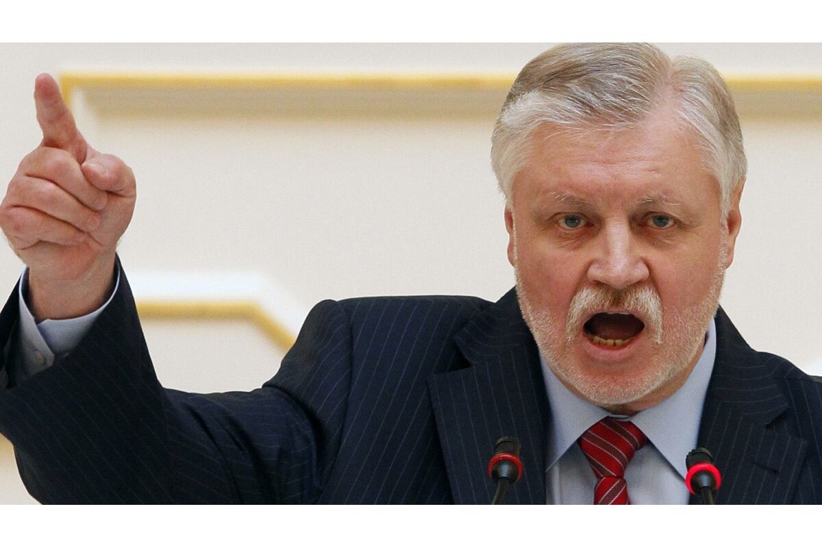 Голова фракції "Справєдлівая росія – За правду" в Держдумі рф Сергєй Міронов закликав російське військове керівництво завдати ракетних ударів по штабах й урядових будівлях України за обстріли російських сіл на кордоні з Україною Голова фракції "Справєдлівая росія – За правду" в Держдумі рф Сергєй Міронов закликав російське військове керівництво завдати ракетних ударів по штабах й урядових будівлях України за обстріли російських сіл на кордоні з Україною