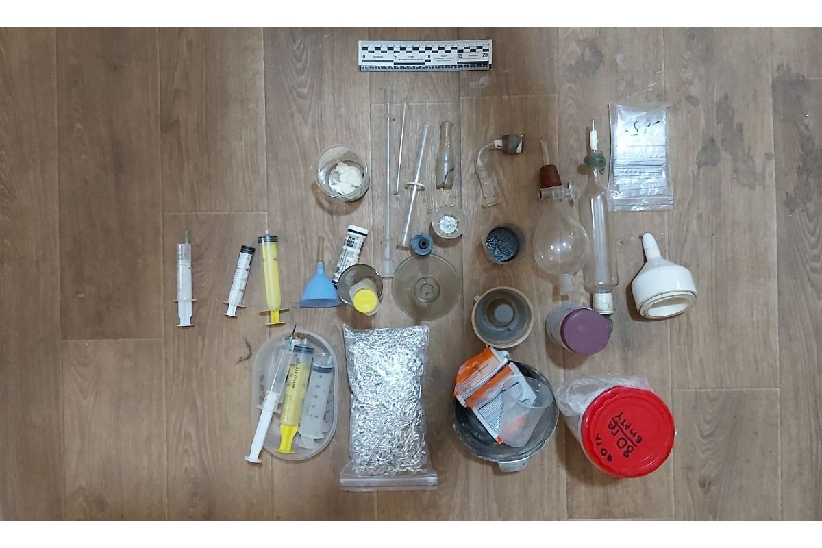 У м. Курахове затримано трьох осіб, які збували метадон наркозалежним особам У м. Курахове затримано трьох осіб, які збували метадон наркозалежним особам