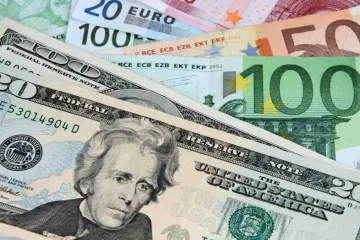 ​Курс валют Нацбанка на 18 июня. Перед выходными доллар подорожал на 15 копеек, а евро потерял в цене сразу 33