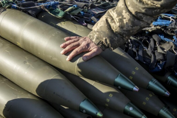 ЄС прискорює поставки зброї в Україну для підтримки контрнаступу, - єврокомісар ЄС прискорює поставки зброї в Україну для підтримки контрнаступу, - єврокомісар