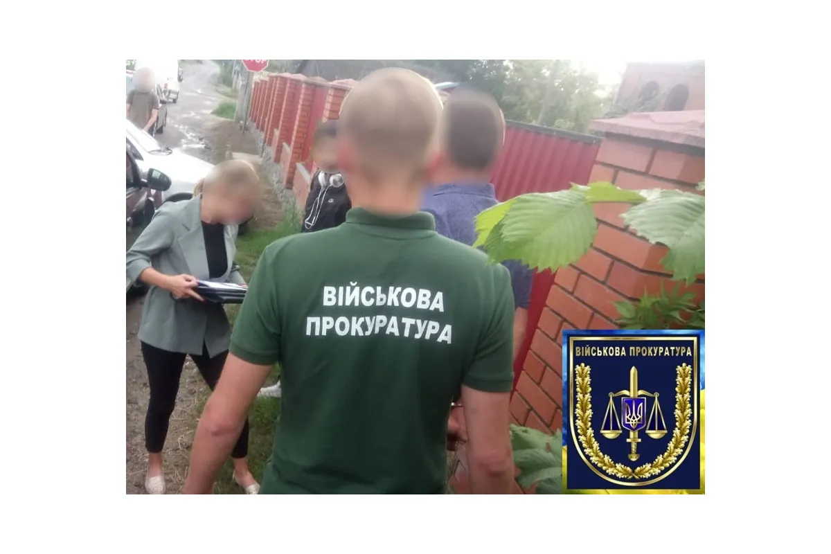 Військова прокуратура Житомирського гарнізону затримала на хабарі секретаря селищної ради