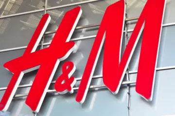 ​Шведський ритейлер H&M Group оголосив, що вирішив почати процес згортання бізнесу у Росії
