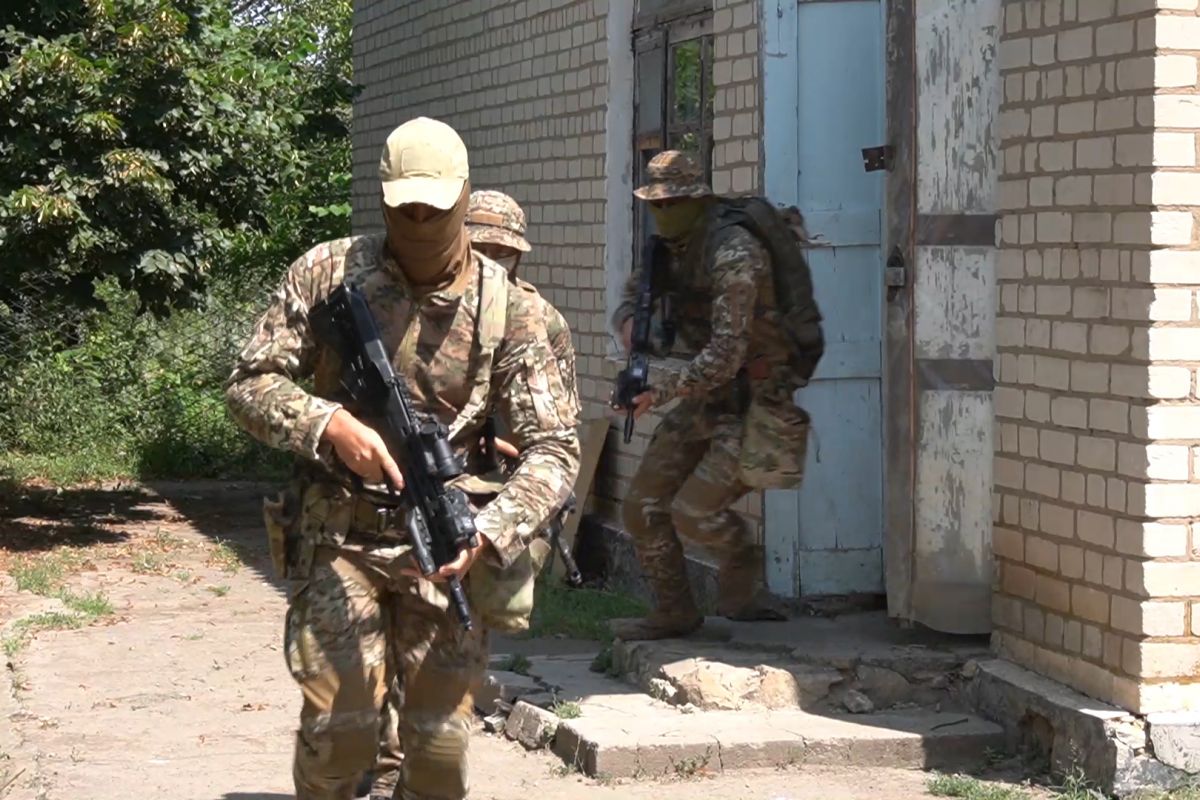 НА ЗАВАДІ ТЕРОРИСТИЧНИМ ЗАГРОЗАМ НА ЗАВАДІ ТЕРОРИСТИЧНИМ ЗАГРОЗАМ