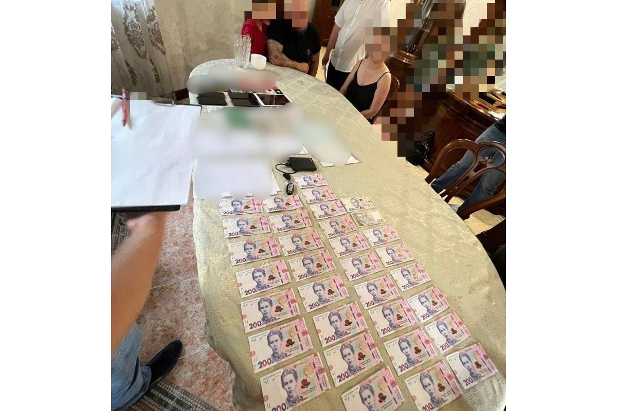 Повідомлено про підозру чоловіку, який вербував жінок для сексуальної експлуатації за кордоном Повідомлено про підозру чоловіку, який вербував жінок для сексуальної експлуатації за кордоном