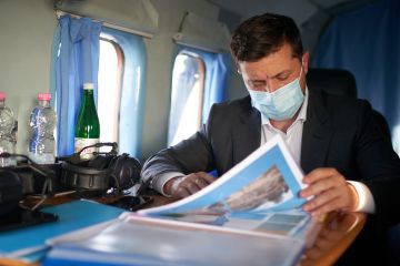 Зеленський перевірить куди пішли гроші на ліквідацію потопу на Прикарпатті Зеленський перевірить куди пішли гроші на ліквідацію потопу на Прикарпатті