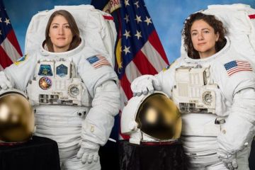 NASA відправили двох жінок-астронавтів у відкритий космос  NASA відправили двох жінок-астронавтів у відкритий космос
