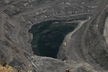 На комбінатах оліхарха провели обшуки через ухилення від сплати податків на понад 10 млрд На комбінатах оліхарха провели обшуки через ухилення від сплати податків на понад 10 млрд