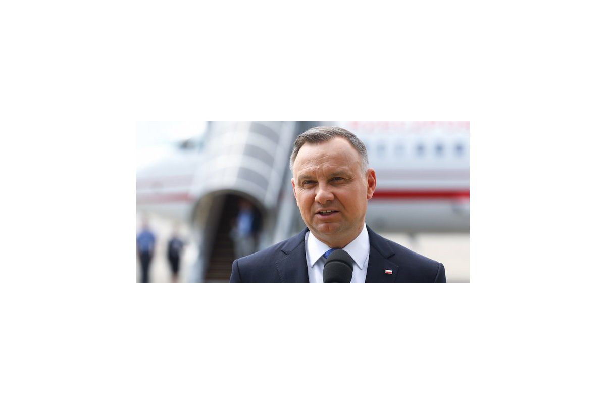 Дуда вважає падіння ракети у Польщі нещасним випадком, бо її неможливо було знешкодити Дуда вважає падіння ракети у Польщі нещасним випадком, бо її неможливо було знешкодити