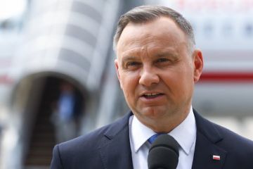 Дуда вважає падіння ракети у Польщі нещасним випадком, бо її неможливо було знешкодити Дуда вважає падіння ракети у Польщі нещасним випадком, бо її неможливо було знешкодити