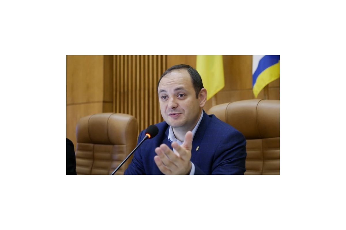 Мер Івано-Франківська закликав місцевих виїхати з міста на зиму Мер Івано-Франківська закликав місцевих виїхати з міста на зиму