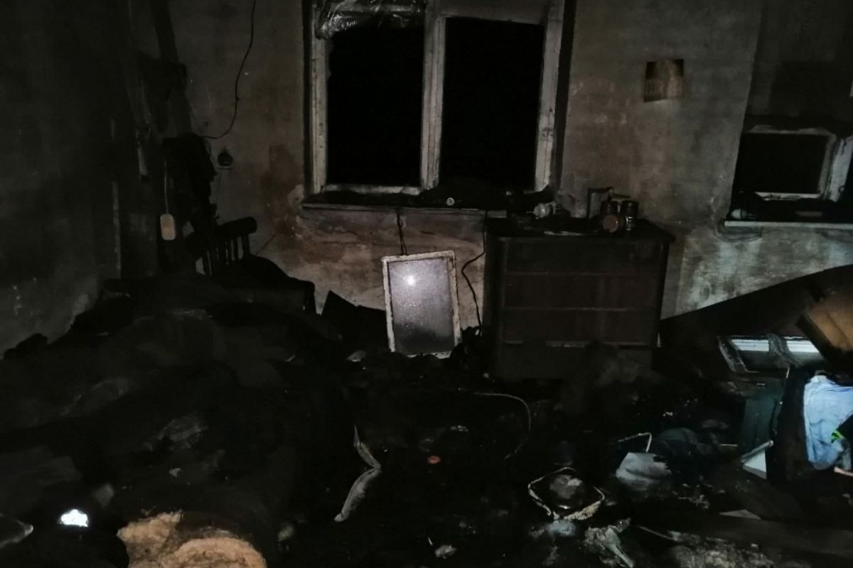 Величезний вогонь в одному з домів на Київщині Величезний вогонь в одному з домів на Київщині