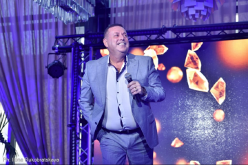 IGOR MIZRAKH, SINGING LAWYER IGOR MIZRAKH, SINGING LAWYER