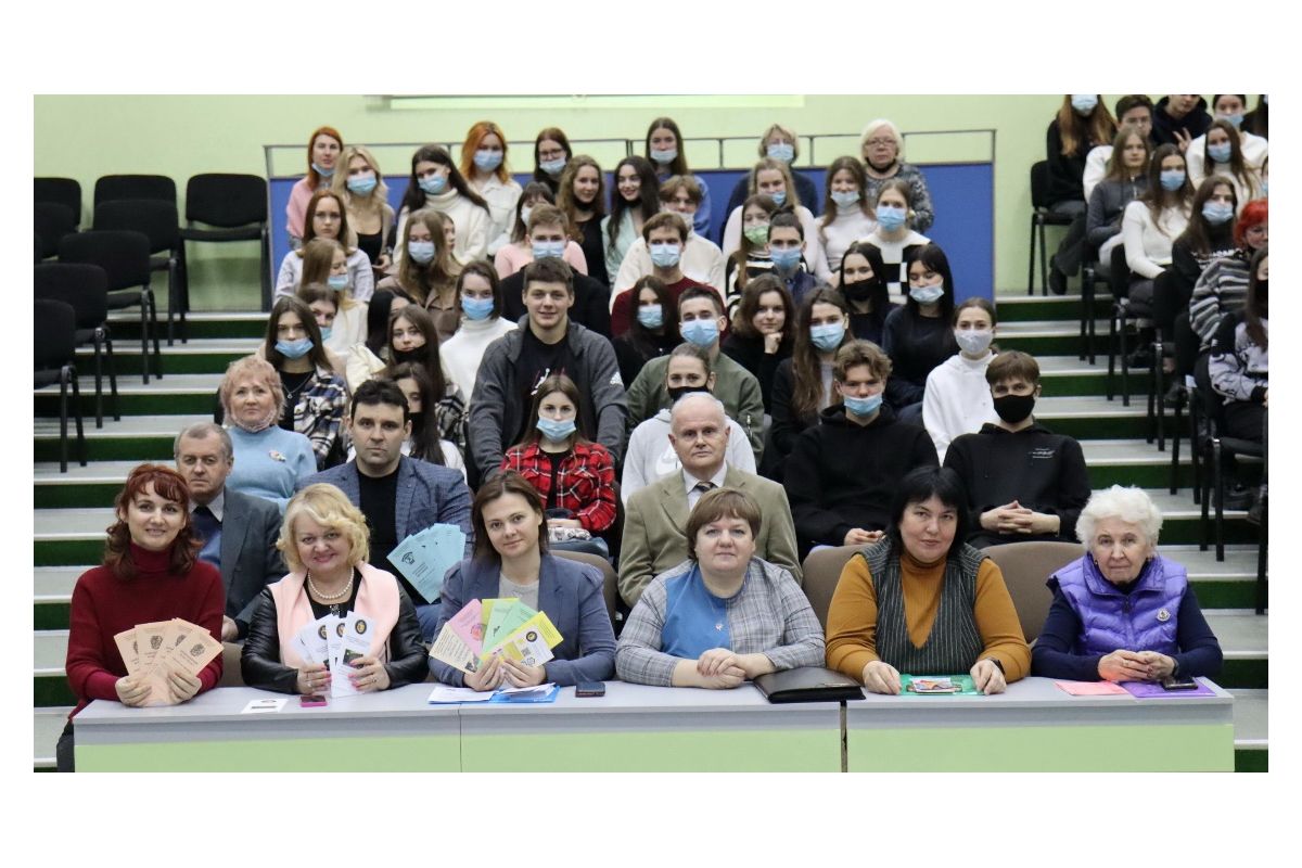 Робочі зустрічі короленківців із учнями і вчителями Горішніх Плавнів Робочі зустрічі короленківців із учнями і вчителями Горішніх Плавнів
