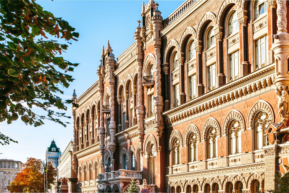 НБУ може вплинути на роботу міжнародних банків, що співпрацюють з росією? НБУ може вплинути на роботу міжнародних банків, що співпрацюють з росією?