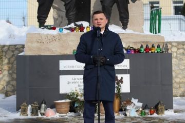 Я пам'ятаю момент, коли ми заносили хлопців у готель «Україна»... До сьогодні не можу заходити туди. У мене перед очима наші Герої...», - Михайло Головко Я пам'ятаю момент, коли ми заносили хлопців у готель «Україна»... До сьогодні не можу заходити туди. У мене перед очима наші Герої...», - Михайло Головко