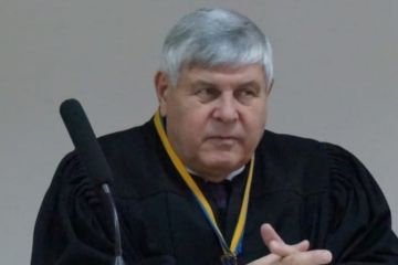 Cудью из Черкасской области посадили на два года за "отмазывание" пьяного водителя Cудью из Черкасской области посадили на два года за "отмазывание" пьяного водителя