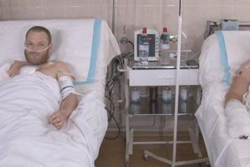 В Дніпро привезли двох бійців: один перебуває в реанімації, другий – в опіковому відділенні В Дніпро привезли двох бійців: один перебуває в реанімації, другий – в опіковому відділенні