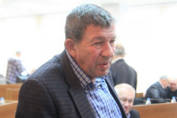 Фірма батька Гройсмана орендувала 756 кв.м комунальної землі за 3 тис гривень в рік Фірма батька Гройсмана орендувала 756 кв.м комунальної землі за 3 тис гривень в рік