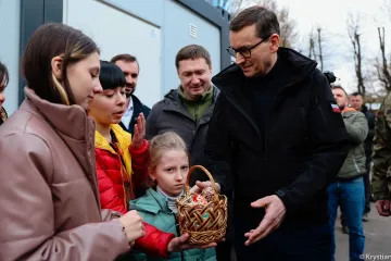 ​Російське вторгнення в Україну : Прем'єр-міністр Польщі відкрив у Львові модульне містечко для переселенців