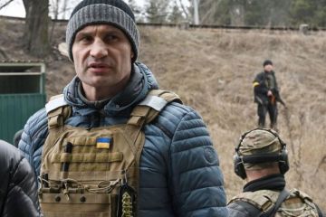 Російське вторгнення в Україну : Друзі! Сьогодні в Києві перебуває вже 2 мільйона 120 тисяч людей, бо багато киян, які виїжджали, вже повернулися місто. Російське вторгнення в Україну : Друзі! Сьогодні в Києві перебуває вже 2 мільйона 120 тисяч людей, бо багато киян, які виїжджали, вже повернулися місто.