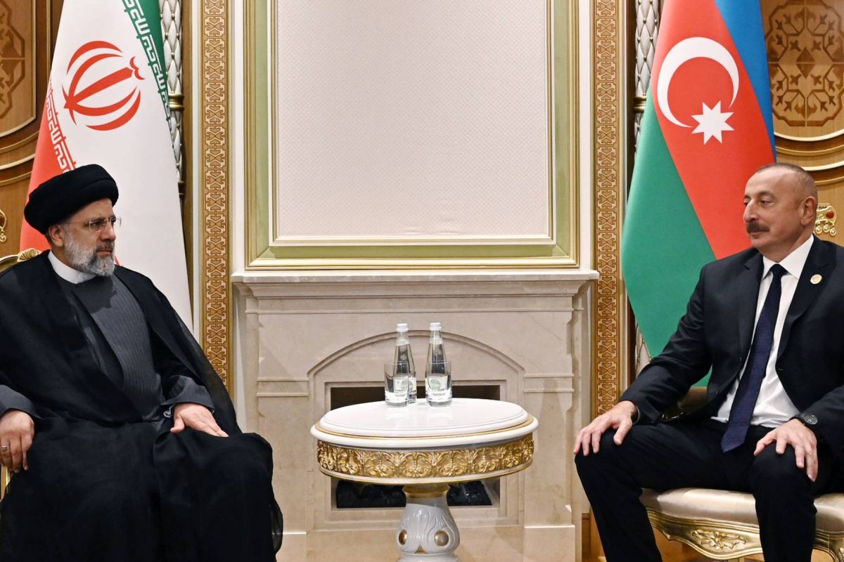 «Життя президента Ірану під загрозою»: на місці катастрофи гелікоптера триває пошукова операція «Життя президента Ірану під загрозою»: на місці катастрофи гелікоптера триває пошукова операція