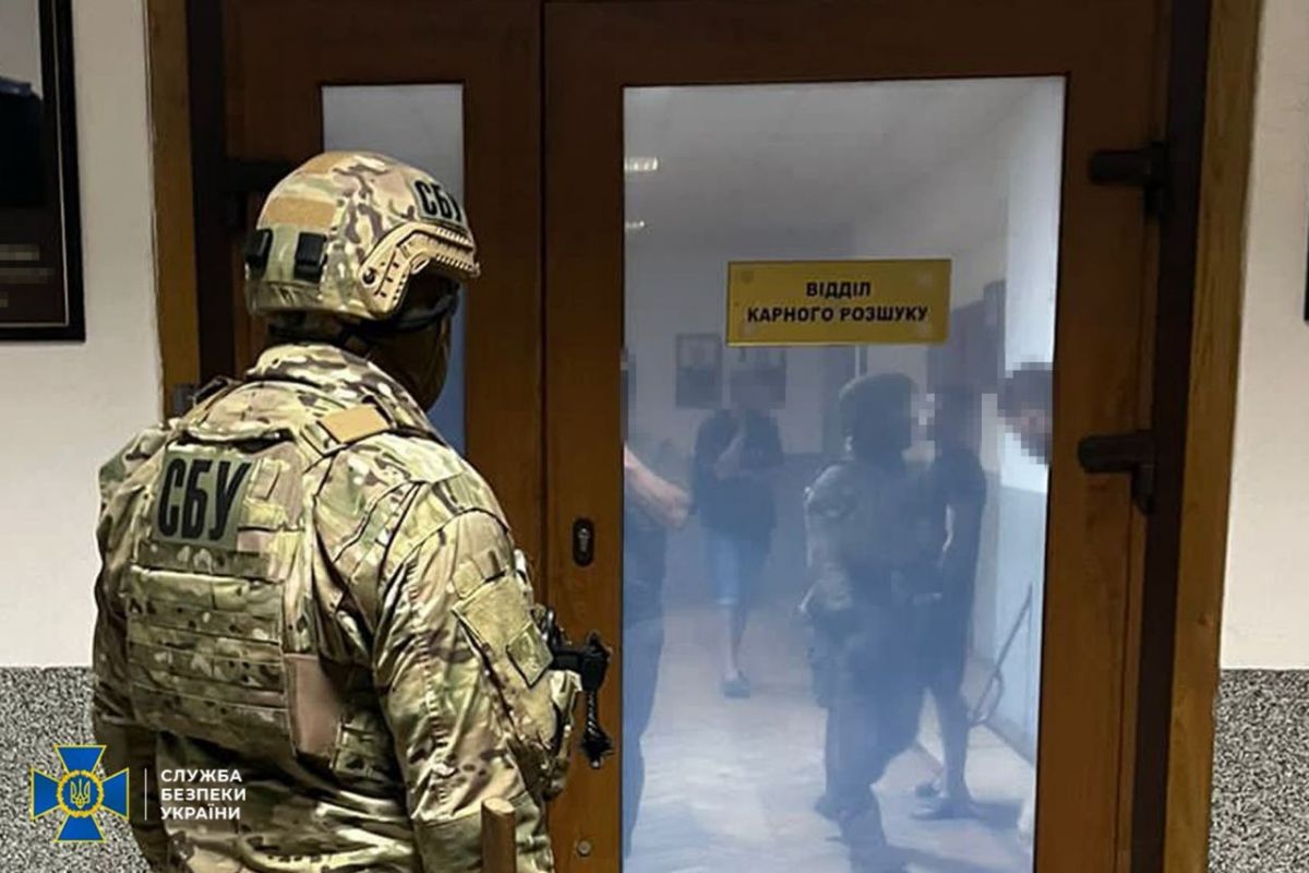 У Дніпрі наркоділки продавали метамфетамін «під шефством» поліцейських, — СБУ У Дніпрі наркоділки продавали метамфетамін «під шефством» поліцейських, — СБУ