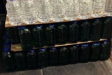 На Київщині ліквідовано підпільний цех з виготовлення алкоголю: вилучено понад 4 тисячі літрів продукції На Київщині ліквідовано підпільний цех з виготовлення алкоголю: вилучено понад 4 тисячі літрів продукції