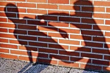 У Києві 15-річного хлопця засуджено за побиття однокласника У Києві 15-річного хлопця засуджено за побиття однокласника