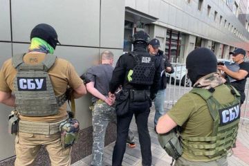 Екс-начальника Управління СБУ у Криму Олега Кулініча відправили під варту до 13 вересня без можливості внесення застави Екс-начальника Управління СБУ у Криму Олега Кулініча відправили під варту до 13 вересня без можливості внесення застави