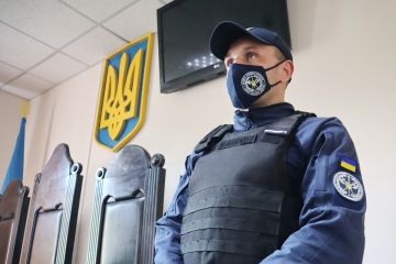 На час святкування головних свят нашої держави Служба судової охорони переходить на посилений варіант несення служби На час святкування головних свят нашої держави Служба судової охорони переходить на посилений варіант несення служби