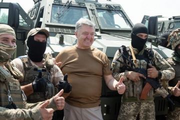 Техніка для десятка бригад: стало відомо, що Порошенко привіз на фронт і що ще привезе Техніка для десятка бригад: стало відомо, що Порошенко привіз на фронт і що ще привезе