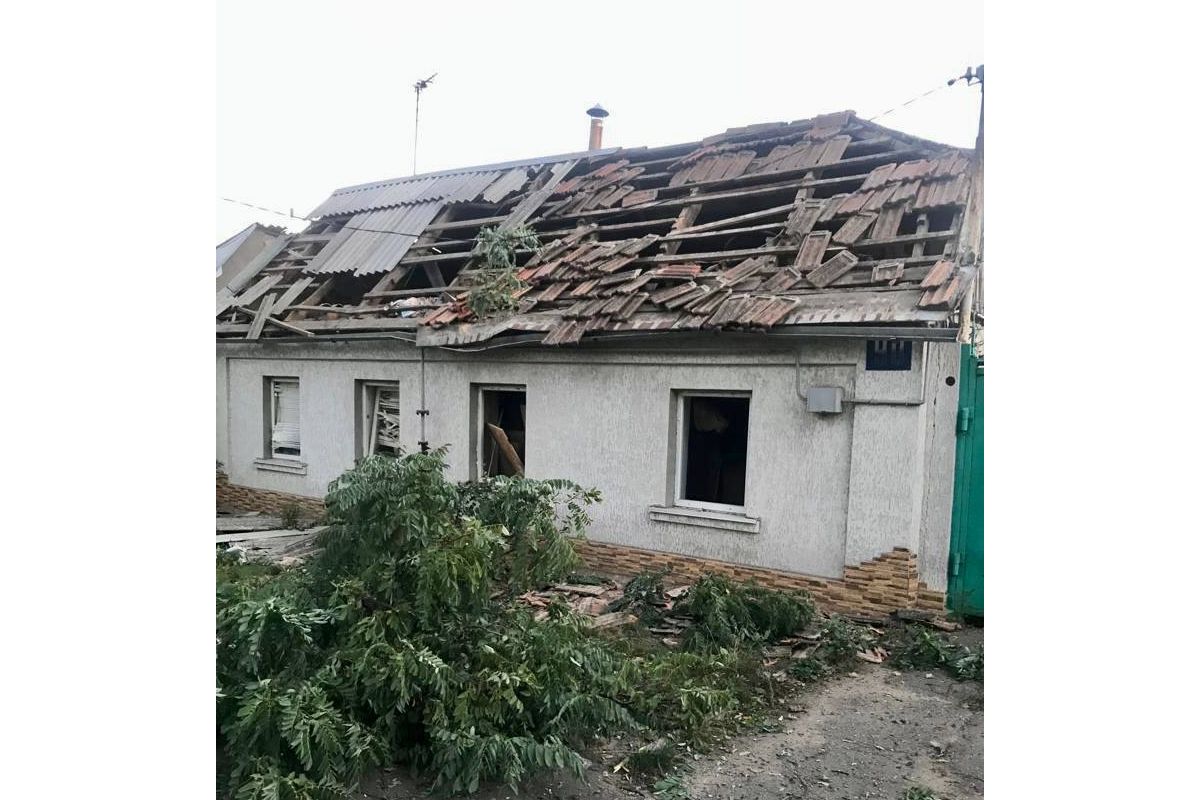 росіяни вночі обстріляли Миколаїв: одна з ракет влучила у двір приватного будинку росіяни вночі обстріляли Миколаїв: одна з ракет влучила у двір приватного будинку