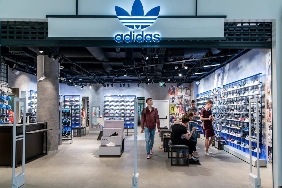 Adidas не заплатив податки у сумі 10 млрд рублів  і залишив росію