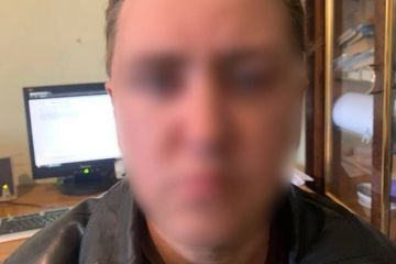 «Виховував» ременем і гумовими капцями – на Донеччині чоловіку повідомлено про підозру у катуванні 4-річної дитини  «Виховував» ременем і гумовими капцями – на Донеччині чоловіку повідомлено про підозру у катуванні 4-річної дитини