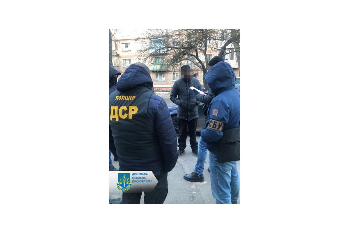 Вимагали до 10 000 доларів США за «кришування» - на Донеччині судитимуть організовану групу Вимагали до 10 000 доларів США за «кришування» - на Донеччині судитимуть організовану групу