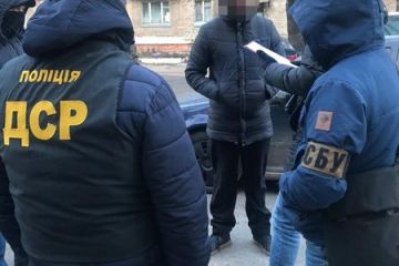 Вимагали до 10 000 доларів США за «кришування» - на Донеччині судитимуть організовану групу  Вимагали до 10 000 доларів США за «кришування» - на Донеччині судитимуть організовану групу