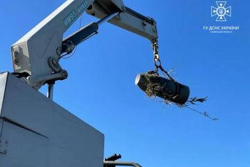 В Обухівському районі витягли боєголовку ракети «Х-101» із водоймища В Обухівському районі витягли боєголовку ракети «Х-101» із водоймища