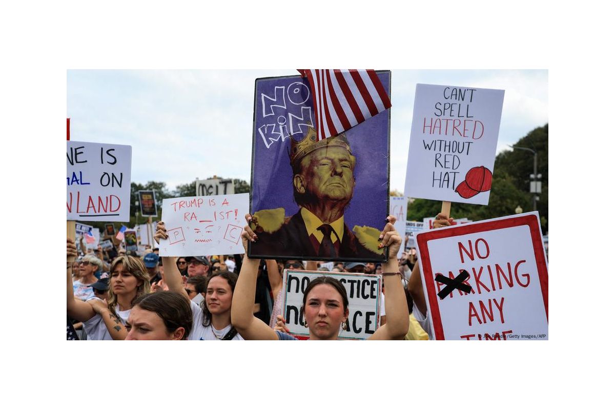"Без королів": у США масово протестують проти політики Трампа "Без королів": у США масово протестують проти політики Трампа