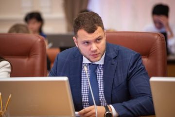 Міністр інфраструктури Владислав Криклій незаконно передав в оренду порт у Чорноморську Міністр інфраструктури Владислав Криклій незаконно передав в оренду порт у Чорноморську