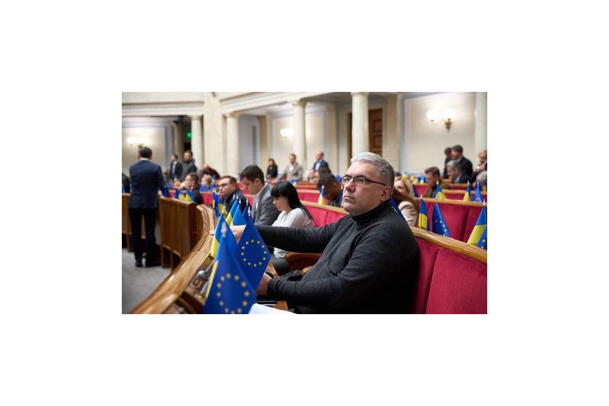 Ростислав ПАВЛЕНКО. Стримування та інтеграція Ростислав ПАВЛЕНКО. Стримування та інтеграція