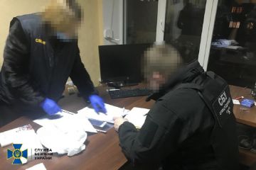 На Дніпропетровщині СБУ блокувала діяльність конвертцентру з загальним обігом в мільярд гривень На Дніпропетровщині СБУ блокувала діяльність конвертцентру з загальним обігом в мільярд гривень