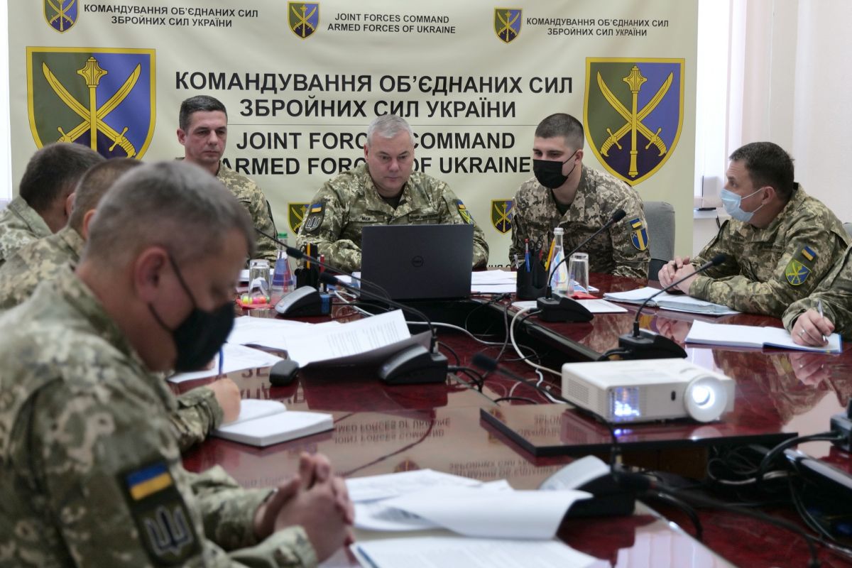 УКРАЇНА-НАТО: ВИЗНАЧЕННЯ ПРІОРИТЕТНИХ НАПРЯМІВ ТА ЕФЕКТИВНИХ ФОРМ СПІВПРАЦІ УКРАЇНА-НАТО: ВИЗНАЧЕННЯ ПРІОРИТЕТНИХ НАПРЯМІВ ТА ЕФЕКТИВНИХ ФОРМ СПІВПРАЦІ
