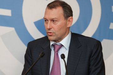 Беглый олигарх Андрей Березин готов отдать 10 миллионов долларов за закрытие уголовных дел против себя Беглый олигарх Андрей Березин готов отдать 10 миллионов долларов за закрытие уголовных дел против себя