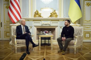 Володимир Зеленський зустрівся у Києві з Президентом США Джо Байденом Володимир Зеленський зустрівся у Києві з Президентом США Джо Байденом